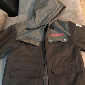 Men’s snap on jacket size med worn once paid 200$ asking 90$